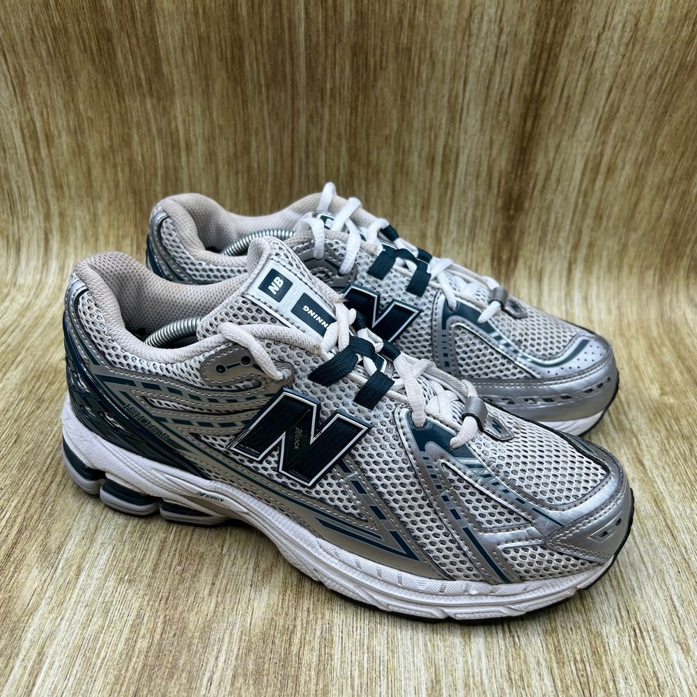 New Balance 1906R Sneakers Women's Size 8.5 Silver Navy Running Shoes GC1906CE